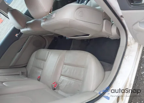 2010 Ford Fusion Hybrid z USA, uszkodzony, nr VIN 3FADP0L30AR200029